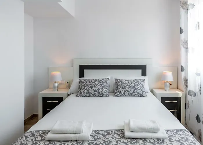 Sonrisa Apartments *